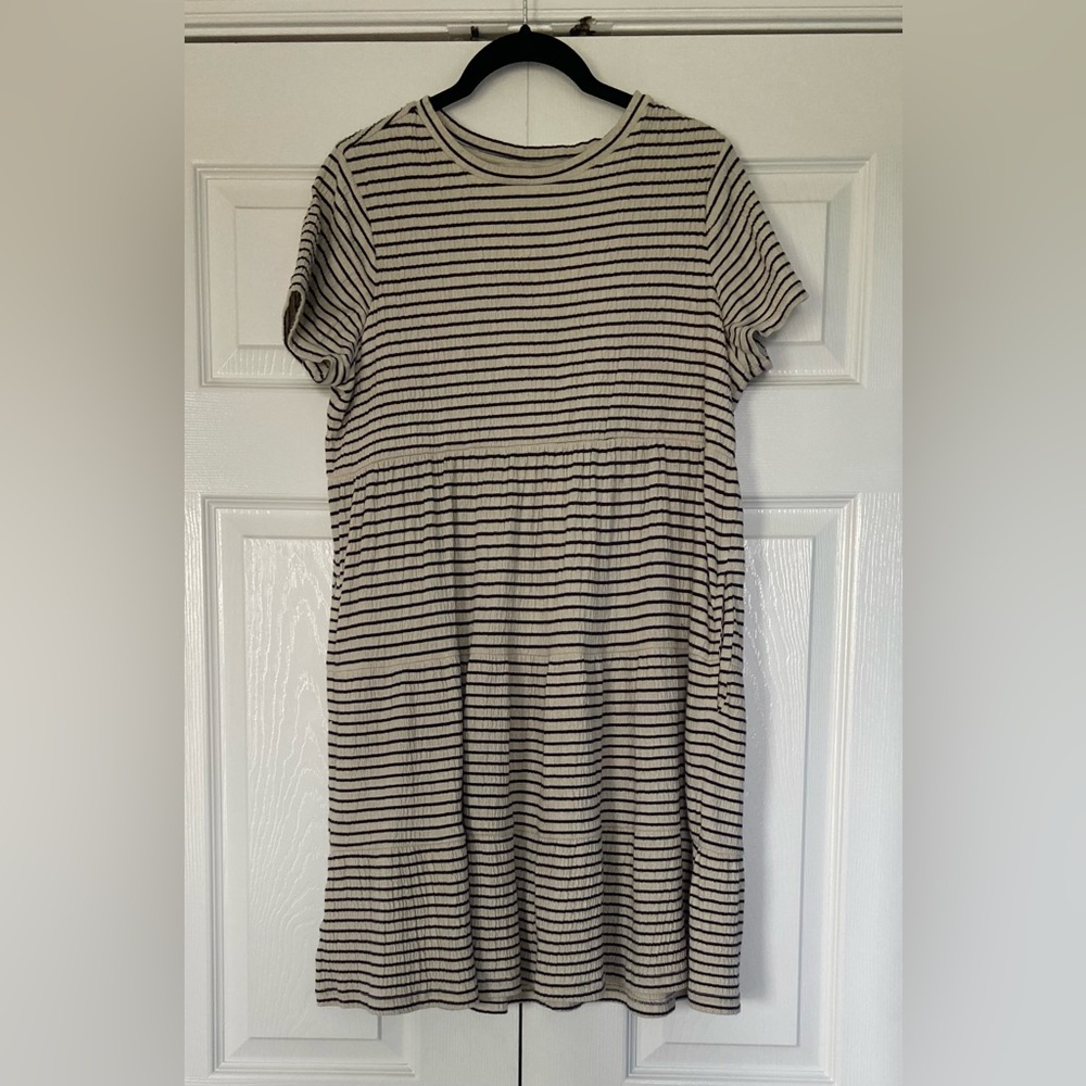 LOFT, petite MP, navy blue and white